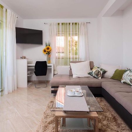 Apartment Lana St Supetar Eksteriør billede