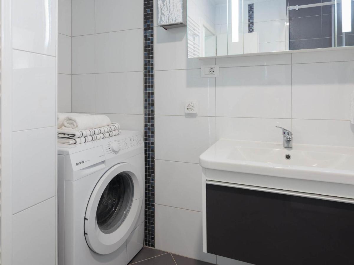 Apartment Lana St Supetar Eksteriør billede