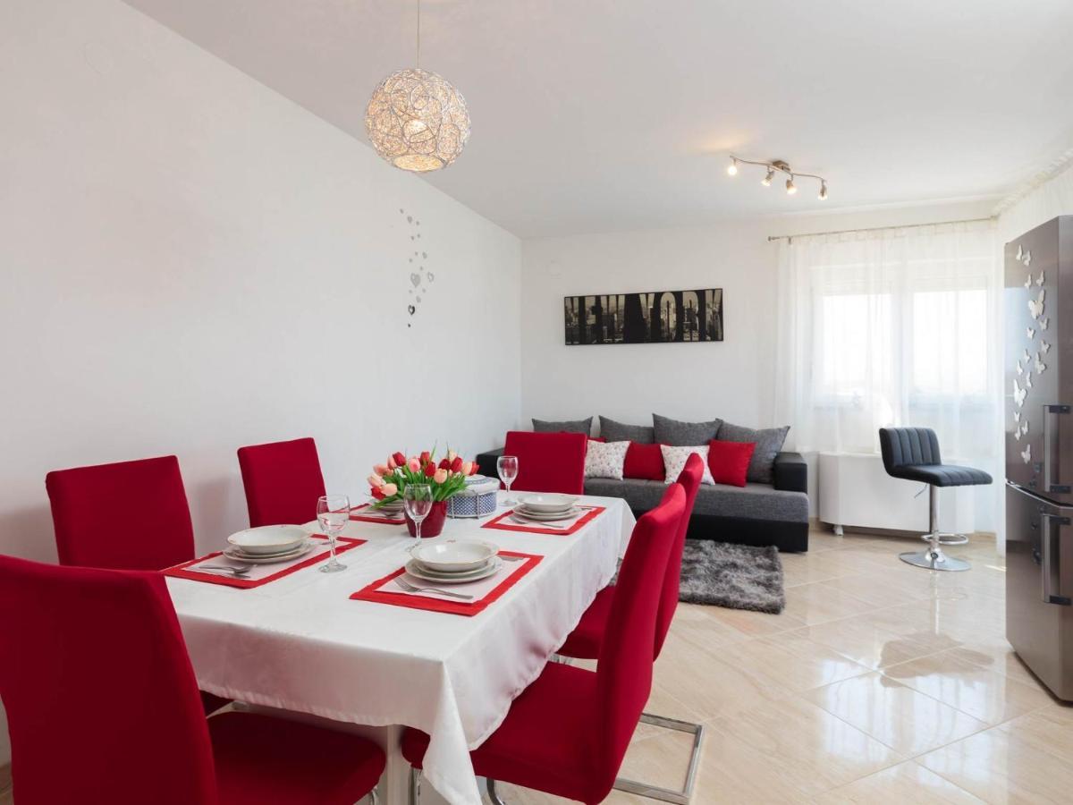 Apartment Lana St Supetar Eksteriør billede