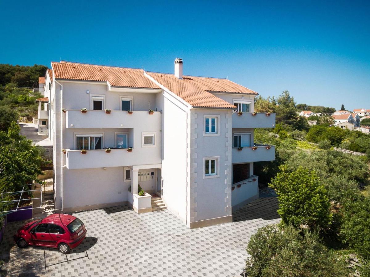 Apartment Lana St Supetar Eksteriør billede