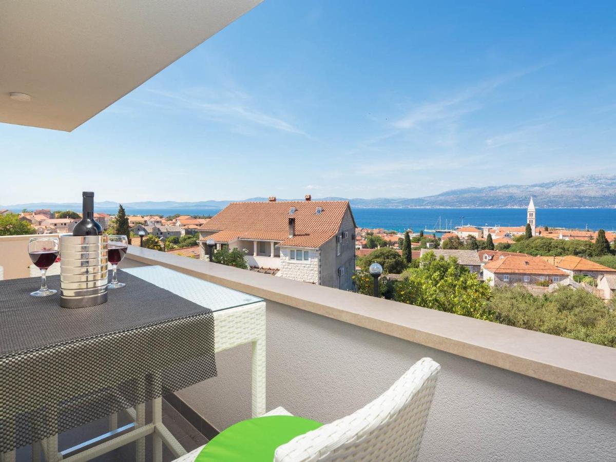 Apartment Lana St Supetar Eksteriør billede