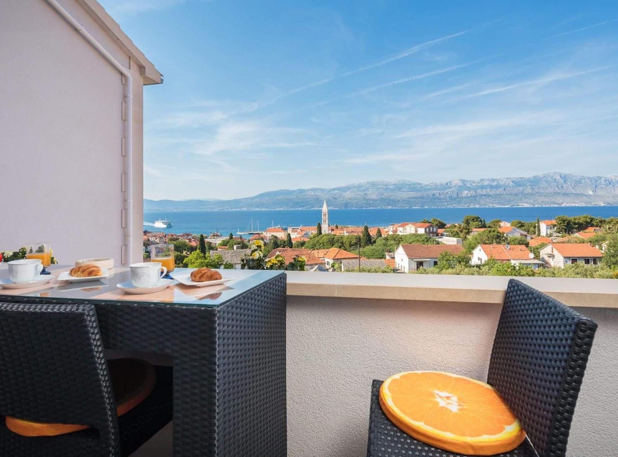Apartment Lana St Supetar Eksteriør billede